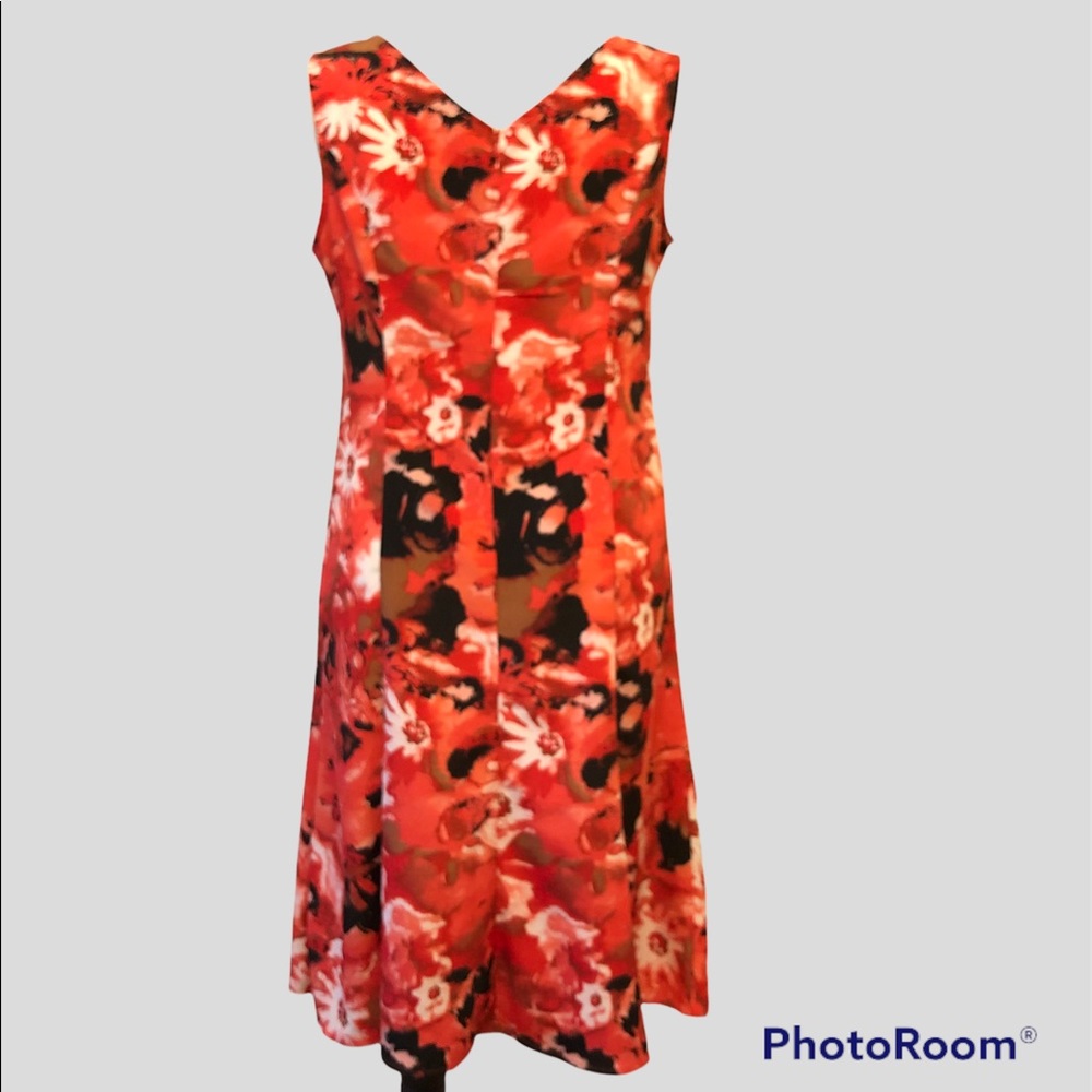 Maya Brooks  colorful reds, fitted dress  14